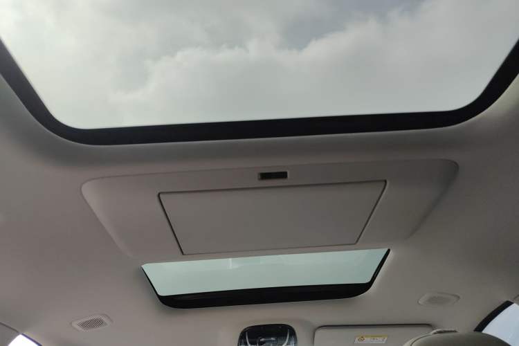 Used VOYAH Dream 2025 PHEV Four-Wheel Drive Prestige Kunpeng Edition Headliner