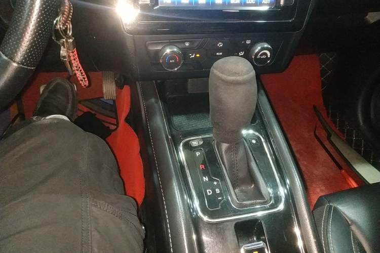 Used Dongfeng Fengon 580 2016 Revised Version 1.5T CVT Comfort Edition