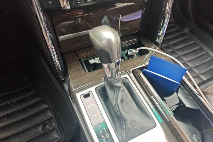 Used Toyota Reiz 2013 2.5V Shangrui Edition Gear Lever