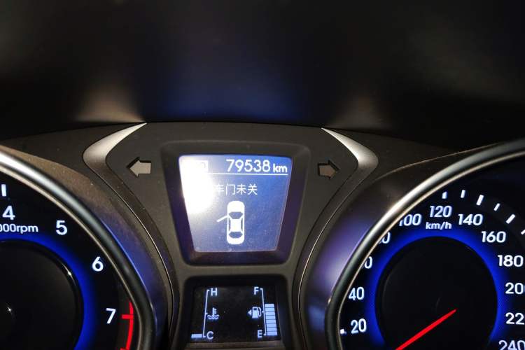 Used Hyundai Elantra (5th Generation / Langdong) 2016 1.6L Manual Luxury Model Odometer Close Up