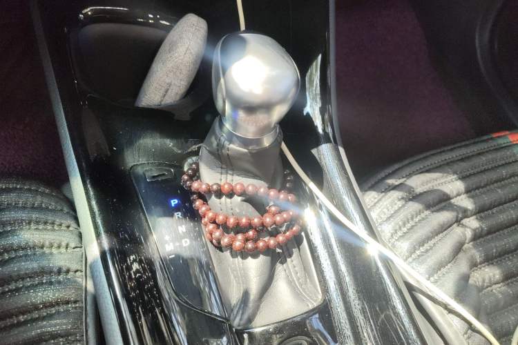 Used Toyota IZOA 2018 2.0L Yichi Version China VI Standard
