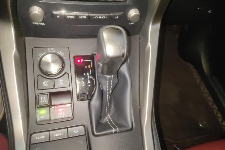 Used Lexus NX 2020 300h Front-Drive FENGSHANG Version China VI Standard
