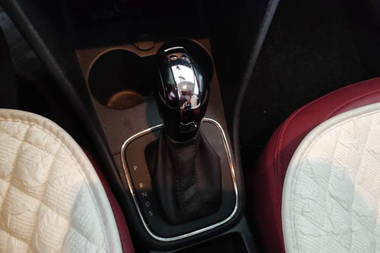 Used Volkswagen Polo 2016 1.4L Automatic Trendy Model Gear Lever