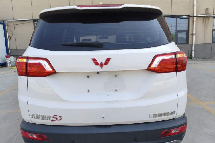 Used Wuling Hongguang S3 2018 1.5L Manual Luxury Model China V Standard Rear