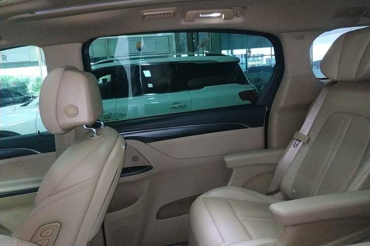 Used Buick GL8 2021 ES Landtrek 653T Luxury Model
