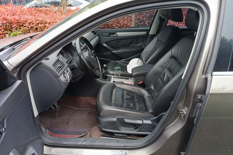 Used Volkswagen Passat 2014 1.4TSI Manual Prestige Edition Left Front Seat