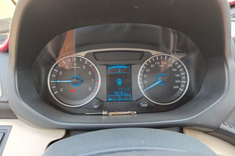 Used FAW Yingzhi 737 2015 1.5L Manual Deluxe Navigation Version Instrument Cluster