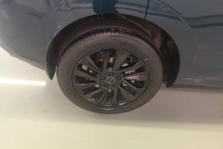 Used FORTHING T5 EVO 2021 1.5TD DCT Diamond Edition Right Rear Wheel Hub