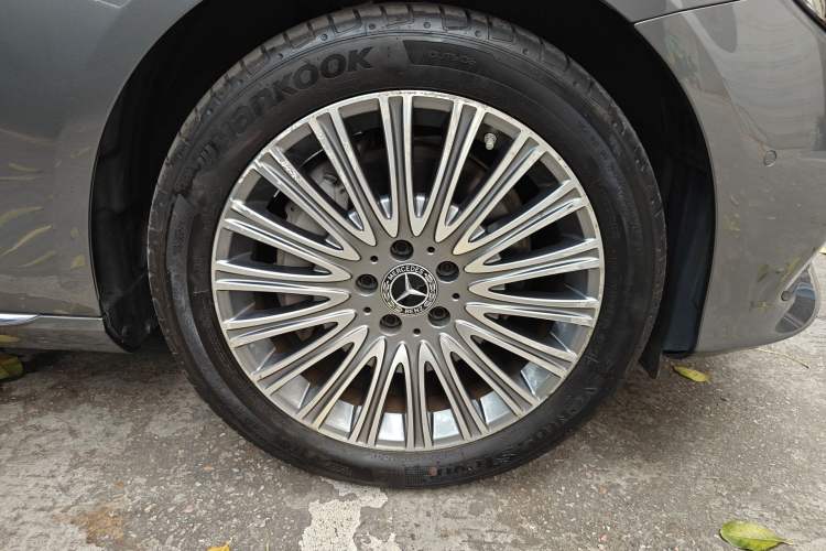 Used Mercedes-Benz E-Class 2020 E 300 L Luxury Model Right Front Wheel Hub