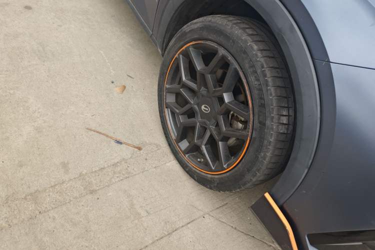 Used GAC Trumpchi GS3 2023 Shadow Speed 270T R-STYLE Edition Right Front Wheel Hub