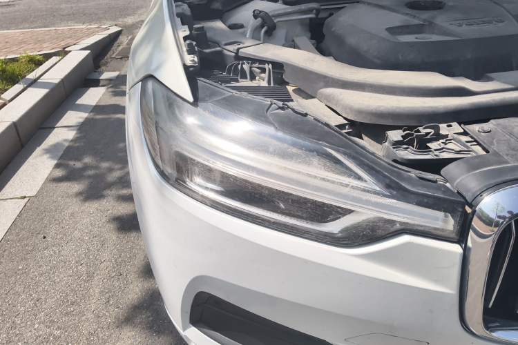 Used Volvo XC60 2019 T5 4x4 Smart Edition China V Standard Right Front Headlight