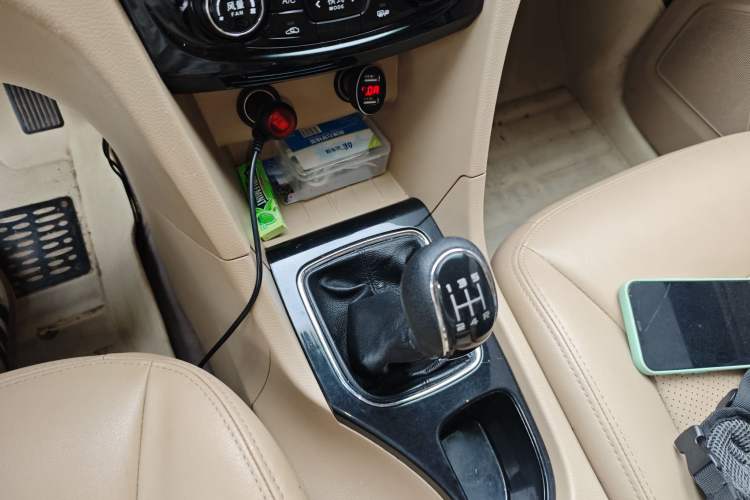 Used Baojun 730 2015 1.8L Manual Luxury Navigation ESP Version 7-seater
