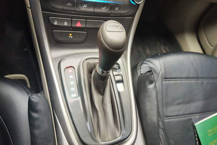 Used Chevrolet Malibu 2014 2.0L Automatic Comfort Edition Gear Lever