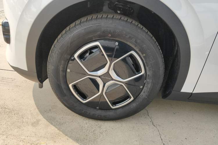 Used AION UT 2025 330 Starlight Edition Left Front Wheel Hub