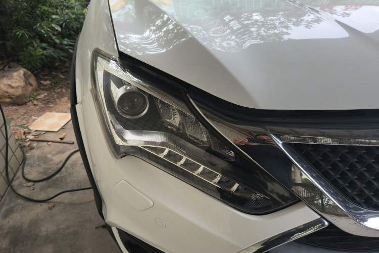 Used BYD Tang New Energy 2015 2.0T Four-Wheel-Drive Flagship Model