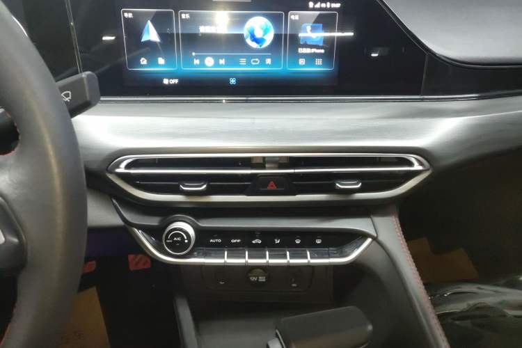Used CHANGAN Eado 2020 PLUS Blue Whale NE 1.4T GDI DCT Flagship Model Audio And AC Panel