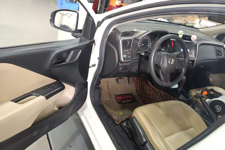 Used Honda City 2018 1.5L CVT Comfort Version Driver Seat