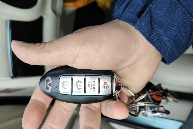 Used Infiniti M Series 2011 M25 Luxury Model