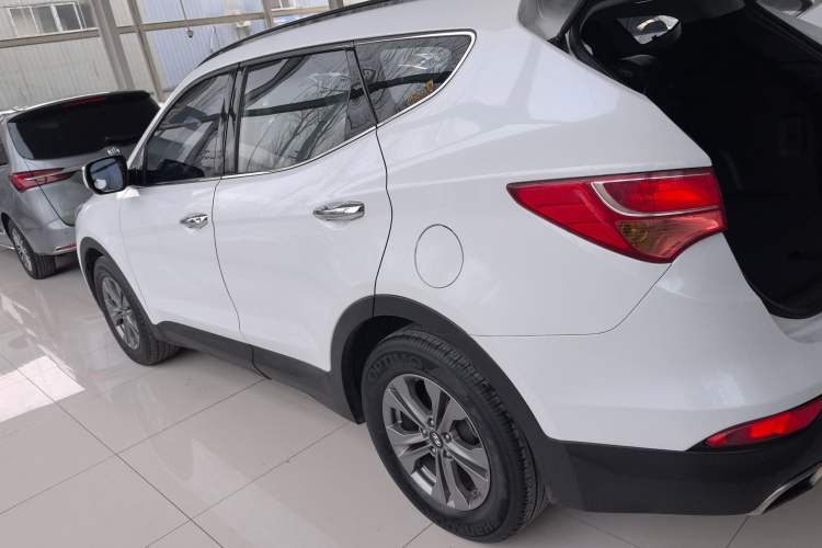 Used Hyundai Santa Fe 2015 2.0T Automatic All-Wheel Drive Smart Version 5 Seats
