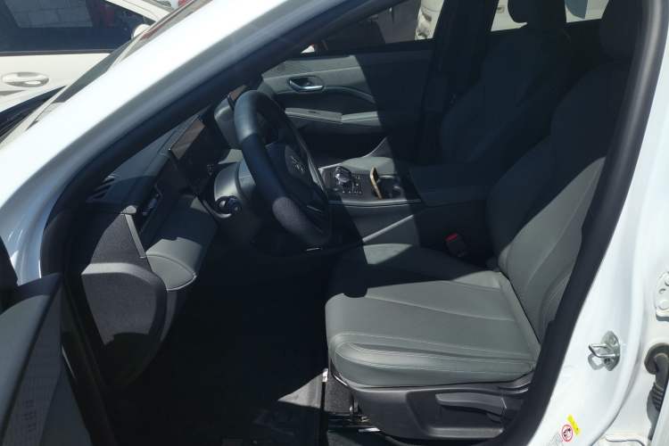 Used BYD Qin PLUS 2025 DM-i Smart Drive 55KM Leading Model
