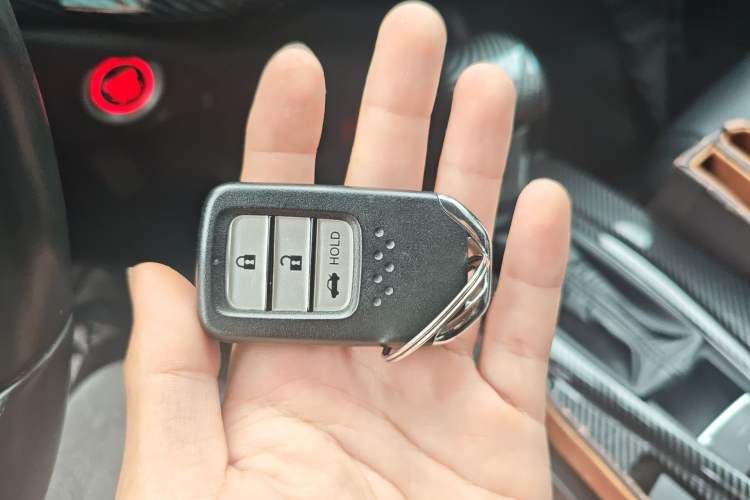 Used Honda Envix 2019 180TURBO CVT Prestige Edition China VI Vehicle Key