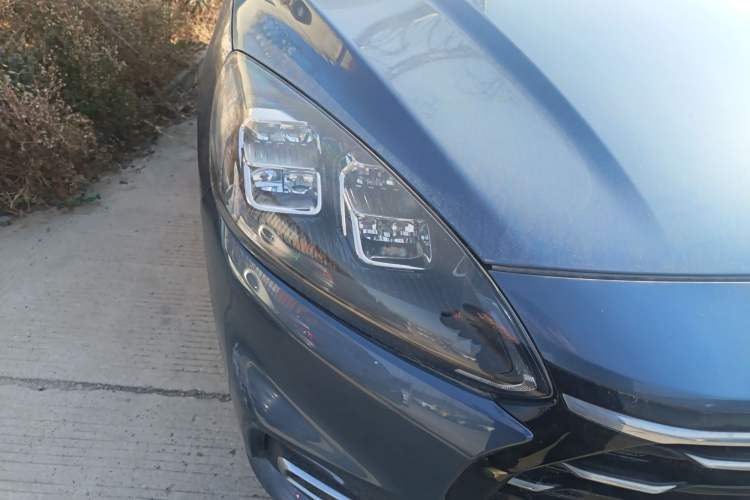 Used Ford Escape 2020 EcoBoost 245 Two-Wheel-Drive Titanium Edition
