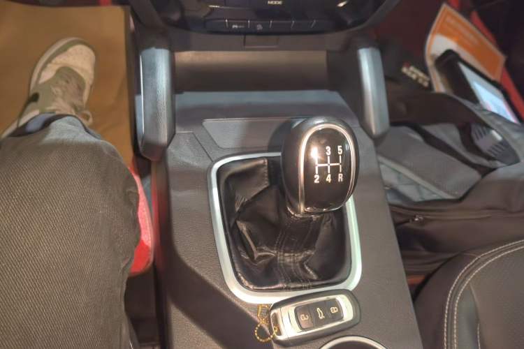 Used Geely Auto Vision X6 2016 1.8L Manual Luxury Model
