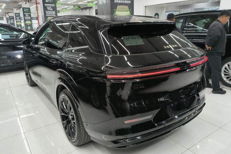 Used Zeekr 7X 2025 100 kWh Long-Range Rear-Wheel Drive with Intelligent Driving Features