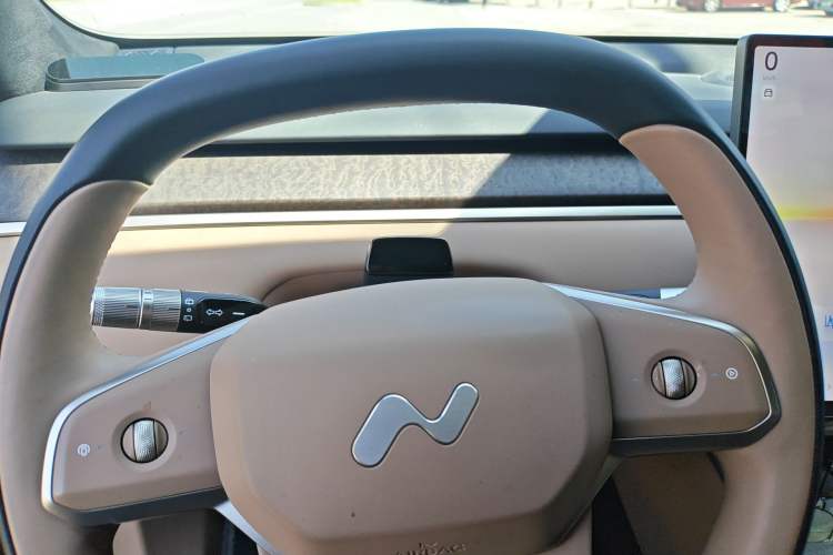 Used ONVO Luxeed L90 2025 Model—Max Six-Seater Version Instrument Cluster