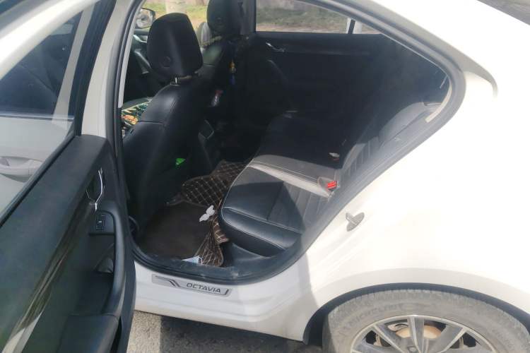 Used Skoda Octavia 2016 1.6L Manual Smart Drive Version