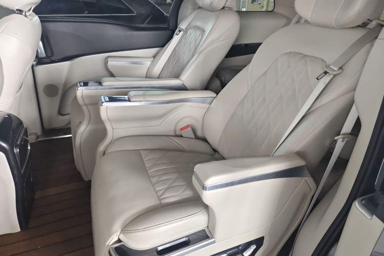 Used Buick GL8 2021 Land Cruiser Executive Class 652T Comfort Model
