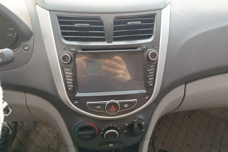 Used Hyundai Verna (older generation) 2016 1.4L Manual Smart GLS Trim