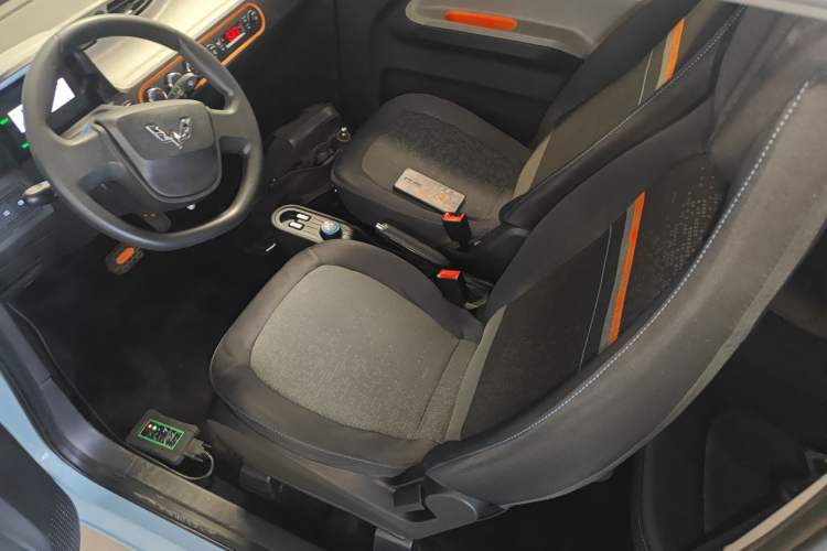 Used Wuling Hongguang MINIEV 2022 Easy Version Lithium Iron Phosphate Left Front Seat