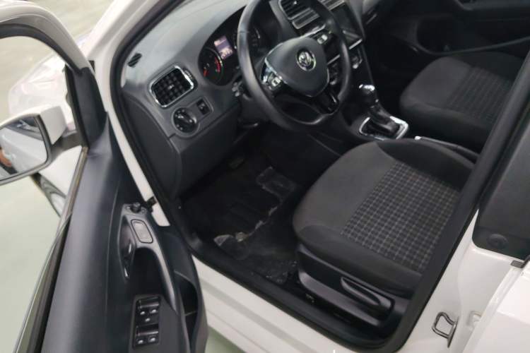 Used Volkswagen Polo 2016 1.6L Automatic Comfort Model Driver Seat