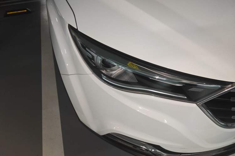 Used Bestune X40 2019 1.6L Automatic Luxury Edition China VI Right Front Headlight