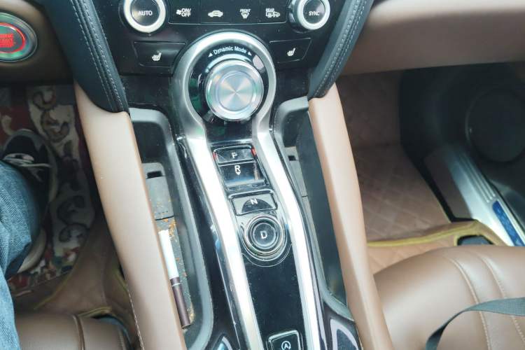 Used Acura CDX 2016 1.5T Two-Wheel Drive Deluxe Edition Gear Lever