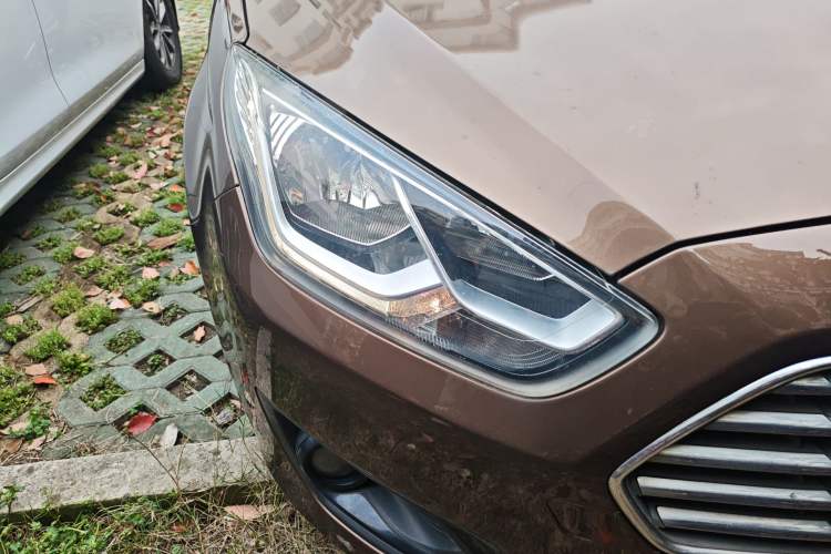 Used Ford Escort 2015 1.5L Automatic Fashion Model
