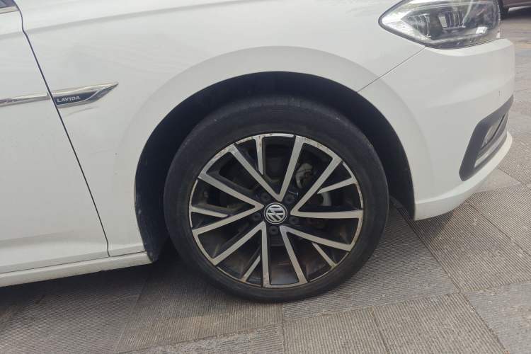 Used Volkswagen Lavida 2019 280TSI DSG Luxury Edition China VI Standard Right Front Wheel Hub