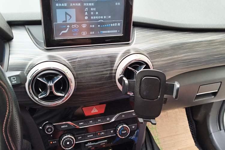 Used BAIC New Energy EX 2018 EX360 New Style Edition Audio And AC Panel