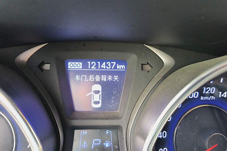 Used Hyundai Elantra (5th Generation / Langdong) 2015 1.6L Automatic Luxury Model Odometer Close Up