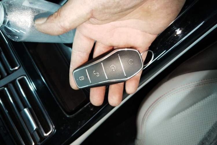 Used BYD Qin PLUS 2024 HONOR Edition DM-i 55KM Leading Model Interior 1