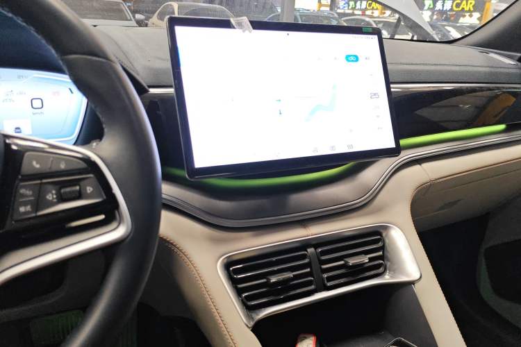 Used BYD Song PLUS New Energy 2024 HONOR Edition DM-i 110km Flagship PLUS
