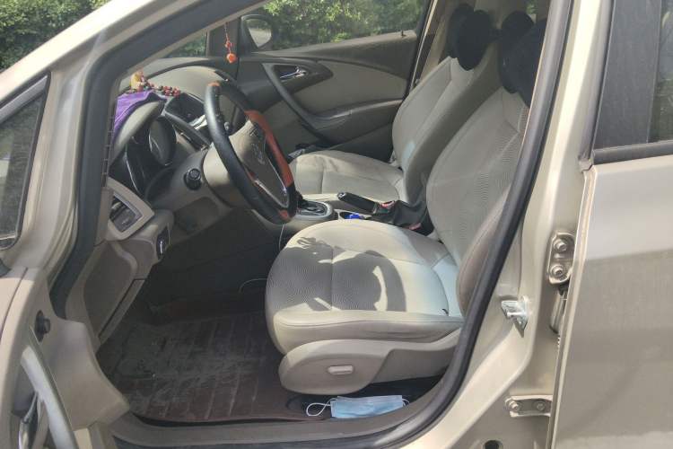 Used Buick GT 2012 GT 1.6L Automatic Fashion Edition Left Front Seat