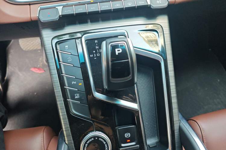 Used Geely Auto Emgrand X7 Sport 2020 1.8TD DCT Zhi Ling PRO
