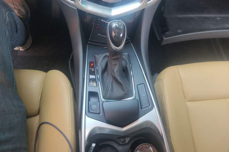 Used Cadillac SRX 2013 3.0L Leading Model Gear Lever
