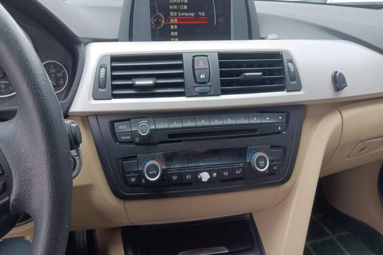 Used BMW 3 Series 2014 320Li Fashion Model
