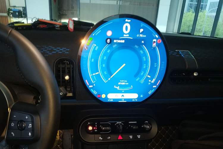 Used MINI 2025 1.5T COOPER Classic Edition Five-Door Version Audio And AC Panel