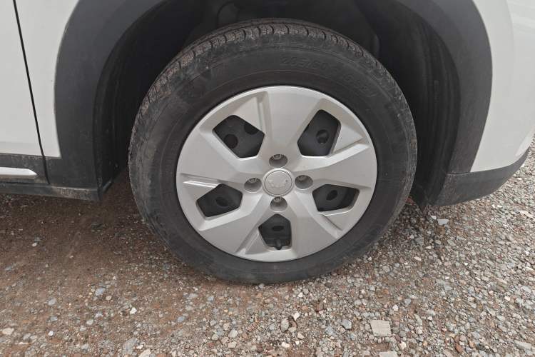 Used Wuling Alvez 2022 1.5L Manual Free-Style Model