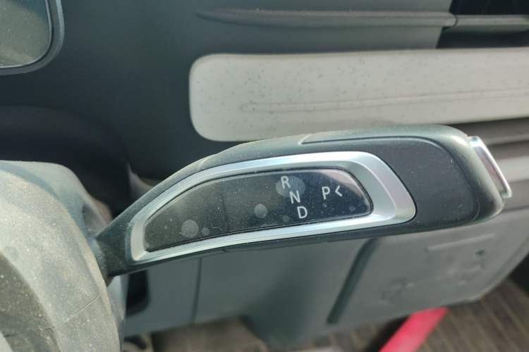 Used SAIC MAXUS Dana V1 2025 V1+ Long Wheelbase Low-Roof Multi-Function Version (62 kWh) Gear Lever