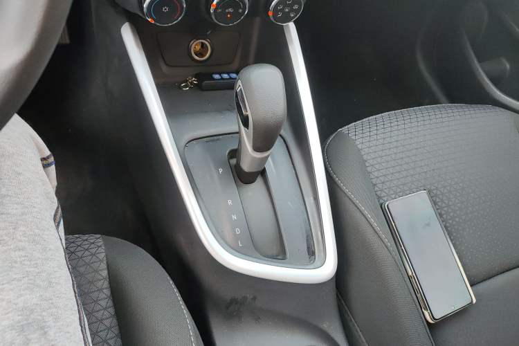 Used Chevrolet Cavalier 2022 325T Automatic Enjoyment Edition Gear Lever